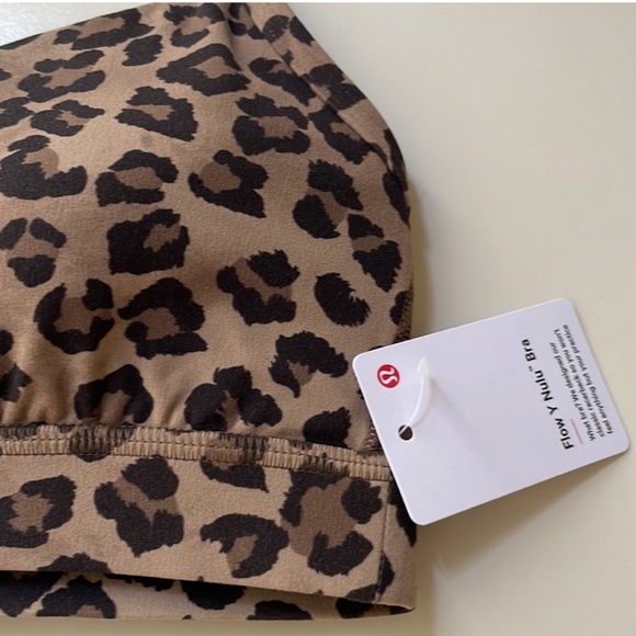 Lululemon True Leopard Print Flow Y Bra - Picture 6 of 6